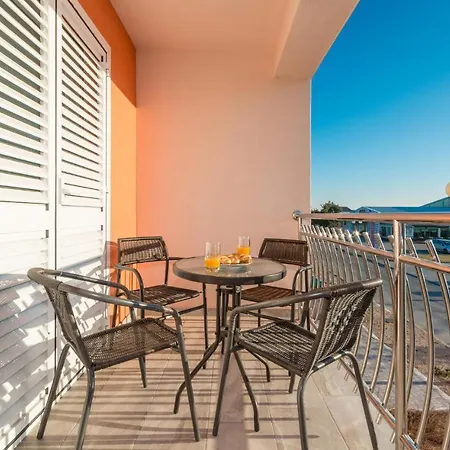 2 Bedroom Lovely In Biograd *