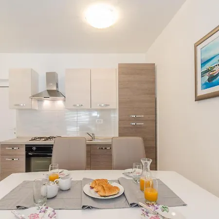 2 Bedroom Lovely In Biograd Apartment Biograd Na Moru