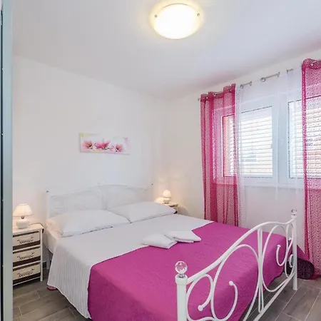 2 Bedroom Lovely In Biograd Biograd na Moru