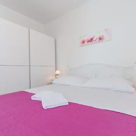 2 Bedroom Lovely In Biograd Biograd Na Moru